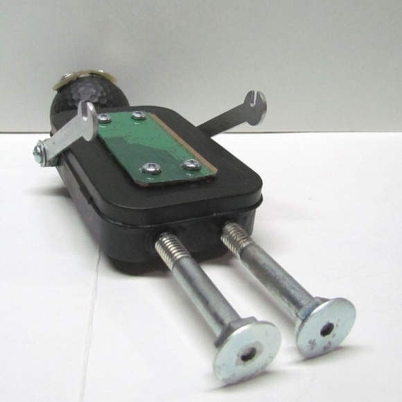 Found Objects Robot Sculpture / Assemblage Robot - Picture 5 of 5